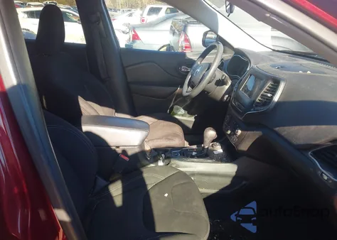 2019 Jeep Cherokee Latitude 4X4 from USA, damaged, VIN 1C4PJMCB3KD311496